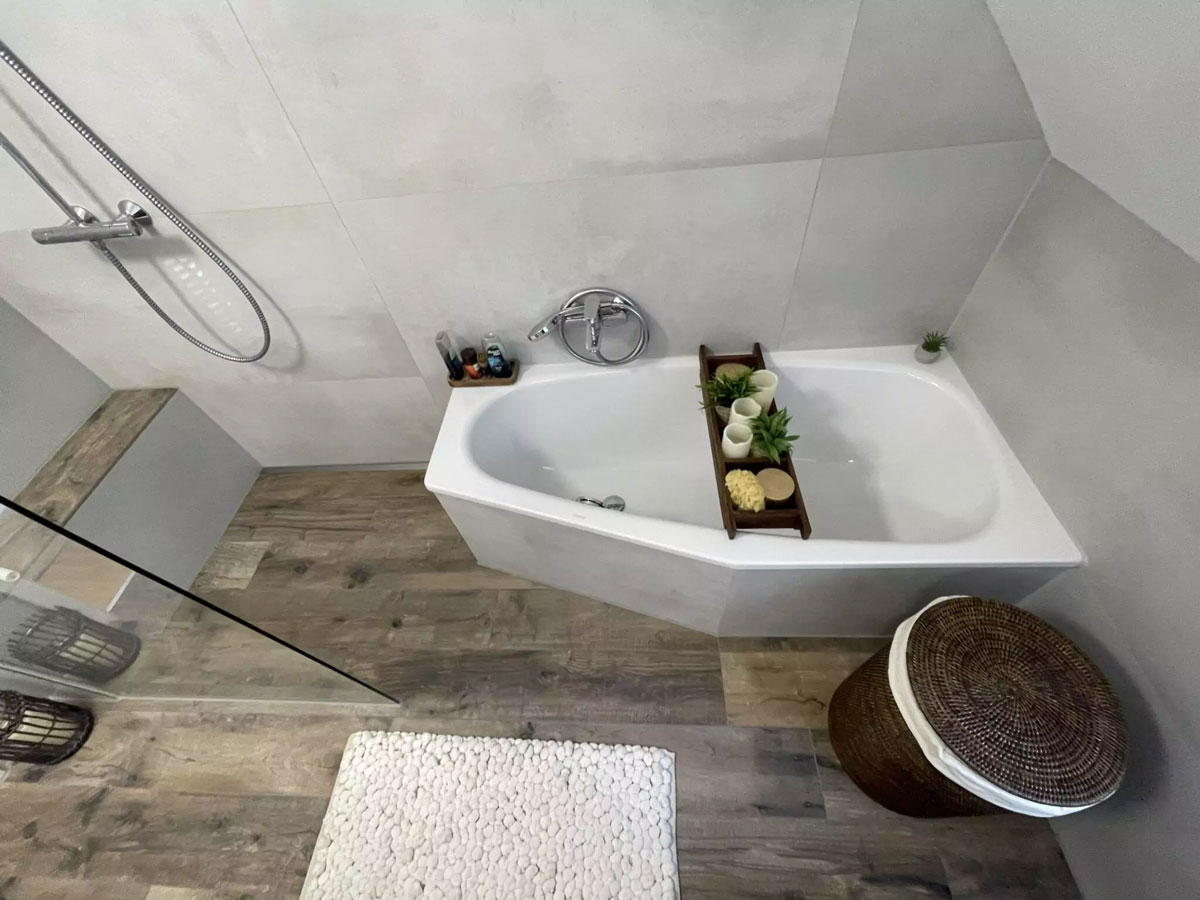 Begehbare Dusche mit Duschrinne 120 cm