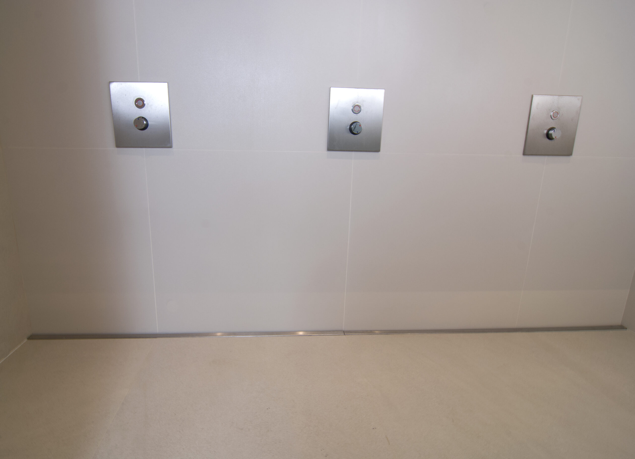 Duschrinnen aus Edelstahl Perfekt für XXL Fliesen.